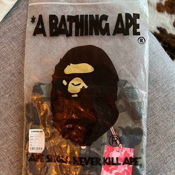 BNWT Bathing Ape Bape 1st Camo Shirt Onepiece Green Small - Picture 3 of 5